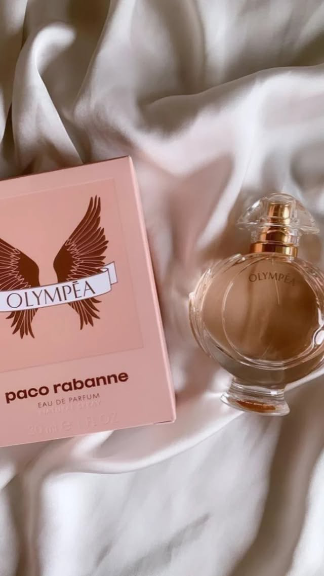 Perfume Olympea de Paco Rabanne junto a su caja